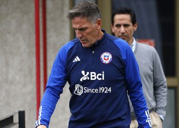 Marcelo Barticciotto reveló insólita razón por la cual no despiden a Eduardo Berizzo de La Roja