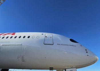 Real Academia Española: así se llama el Airbus A350 número 21 de la flota de Iberia (EC-OES)