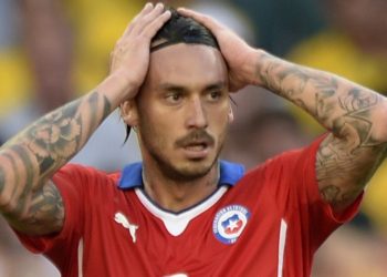 Filtran que Mauricio Pinilla fue expulsado de su condominio por su vida nocturna