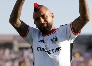 Colo Colo aceleró las negociaciones y cerró a Arturo Vidal