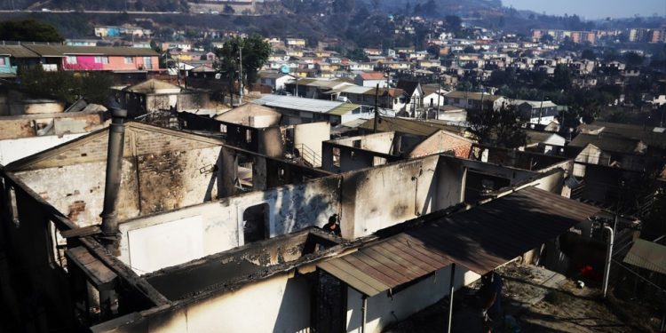 Grave acusación por falta de apoyo a damnificados de Valparaíso