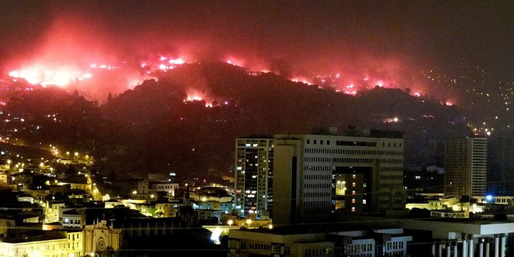 Los vínculos que unen a los tres detenidos por megaincendio en Valparaíso