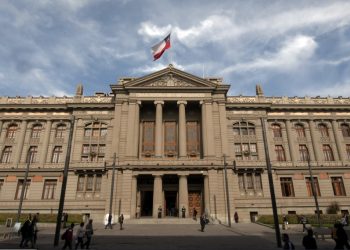 Los 6 casos que acorralan y provocaron suspensión de la ministra Ángela Vivanco