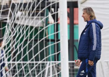 Gareca responde a críticas de Vidal por derrota ante Argentina