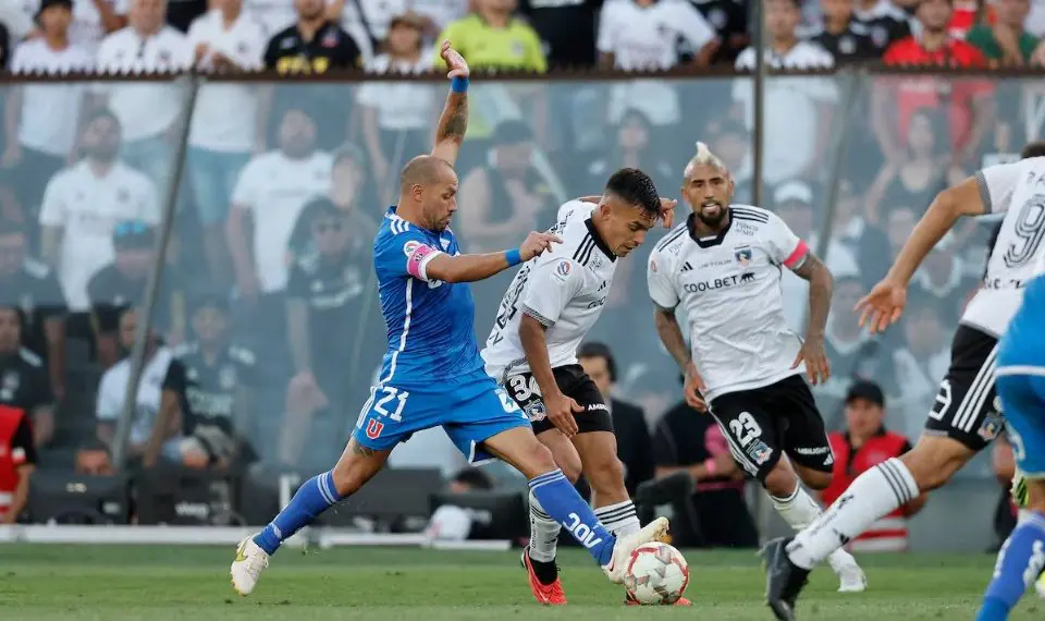 ¿Será la U o Colo Colo? Tarotista predice por campeón del fútbol chileno