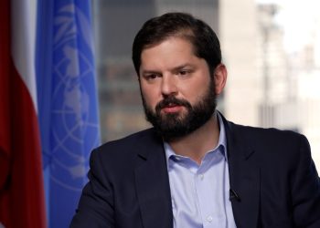 Lanzan particular teoría que complicaría a Gabriel Boric