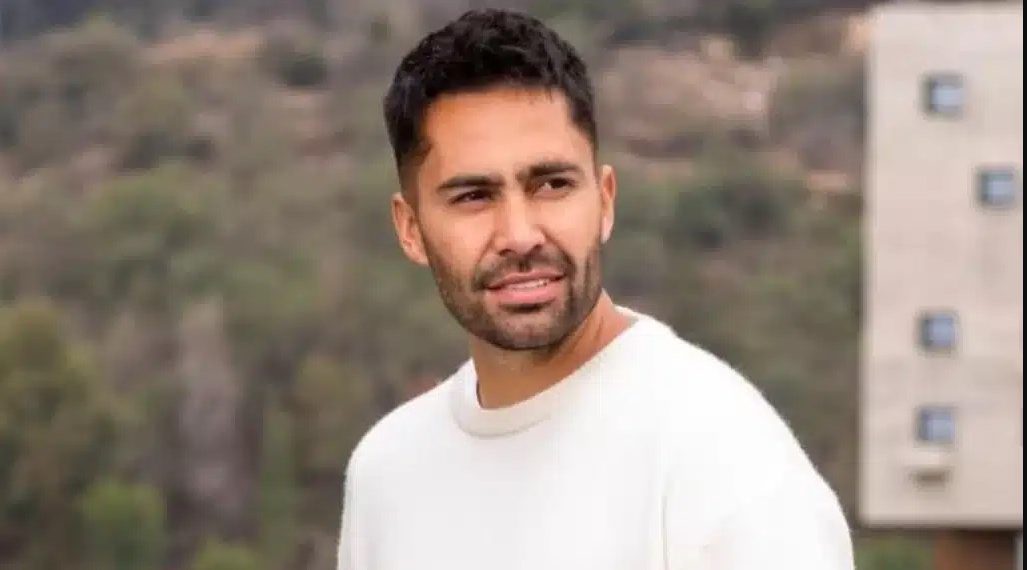 Luis Jiménez sorprendió con desnudo total para revista Sarah