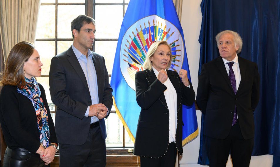 Así es el retrato con el que la OEA homenajeó a Sebastián Piñera