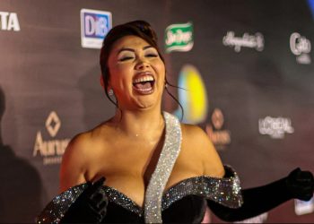 Naya Fácil se defendió de crueles burlas a su vestido en gala