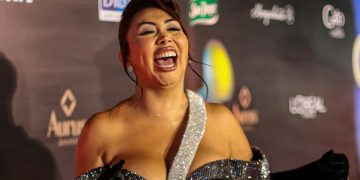 Naya Fácil se defendió de crueles burlas a su vestido en gala