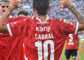 El golazo de Cabral que enamoró a los hinchas de Independiente