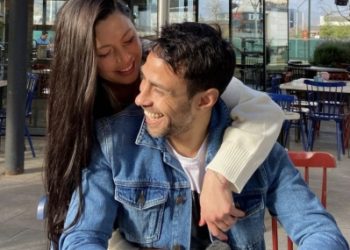 Paparazean íntimo momento de Jorge Valdivia con Dani Aránguiz