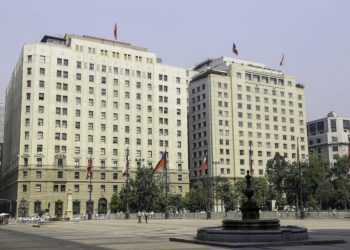 Investigan muerte de funcionaria pública que cayó del piso 14 de Ministerio de Hacienda