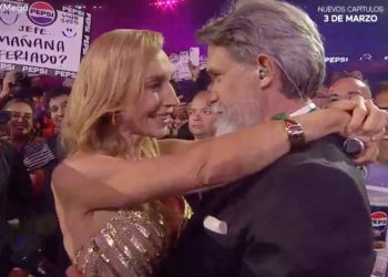 Karen Doggenweiler y Pancho Melo protagonizaron el beso más apasionado en la historia del Festival