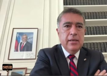 Alcalde Desbordes salió a explicar por qué tiene a Piñera y no a Boric en el “cuadro oficial”