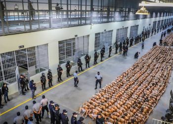 Bukele recibirá a presos del Tren de Aragua en megacárcel