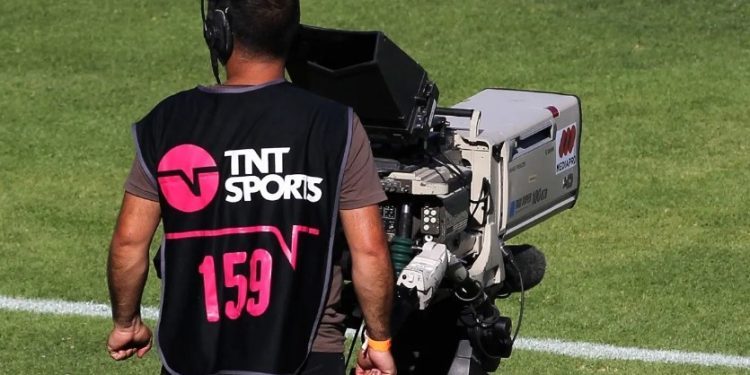 ¿Coincides?: Futboleros vapulean a TNT Sports por pocos partidos