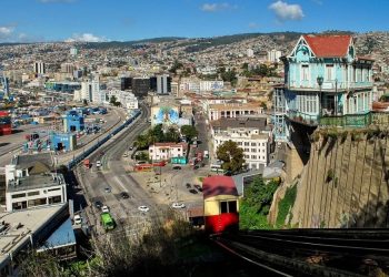 Pareja noruega denuncia que les robaron a los 5 minutos de llegar a Valparaíso