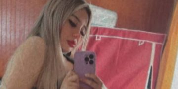 "Profe Hot" celebra su reintegración al Liceo de Carahue