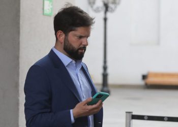 Así respondió Boric a comisión por fallida venta de casa de Allende