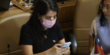 Detienen a diputada FA Consuelo Veloso por conducir en estado de ebriedad