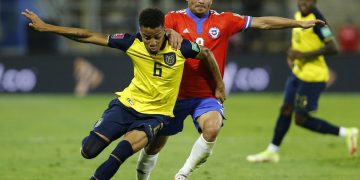 Ecuatoriano Byron Castillo se burló de Chile en redes sociales