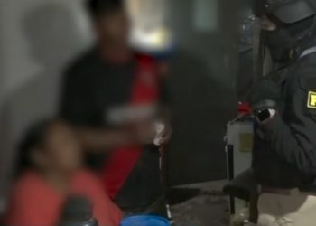 una niña de nacionalidad boliviana