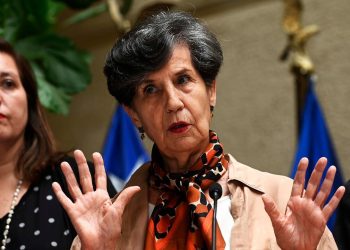 Los coletazos de la destitución de la senadora Allende por fallida venta de casa familiar