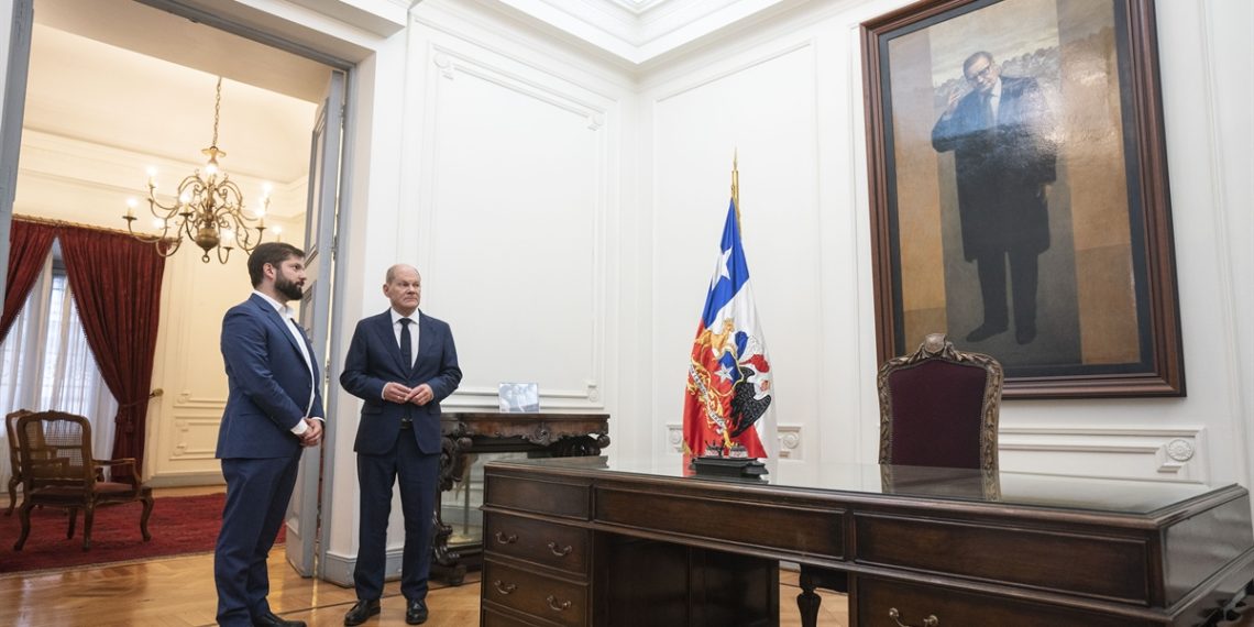 Polémica por millonarios traspasos a Fundación Salvador Allende