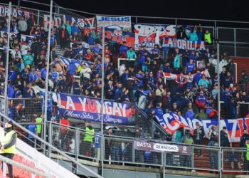 El burlesco cántico de hinchas de la "U" dedicado a Estudiantes