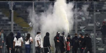 Surgen primeros castigos para barristas que invadieron la cancha del Monumental