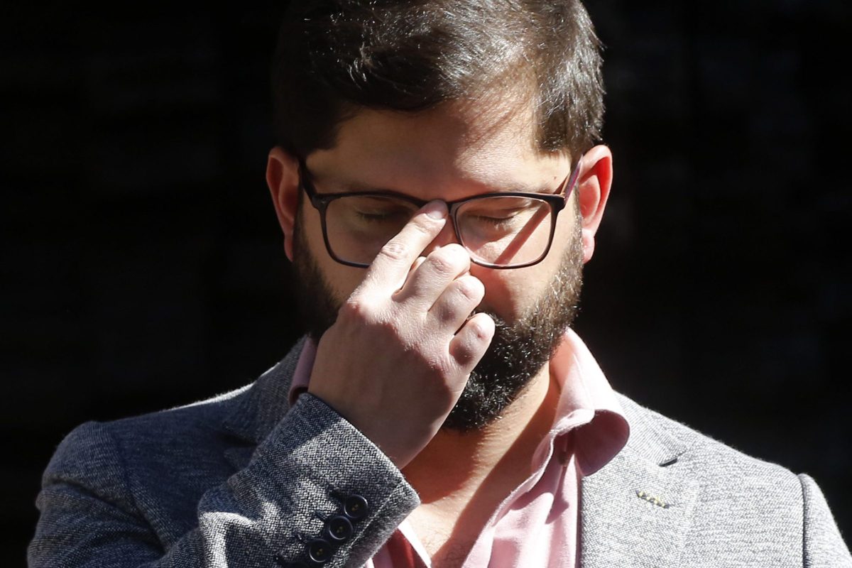 El feroz cruce en redes sociales del papá de Boric con Alemparte