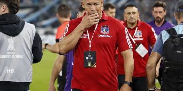 Almirón pide disculpas por tratar de "robo" el Superclásico