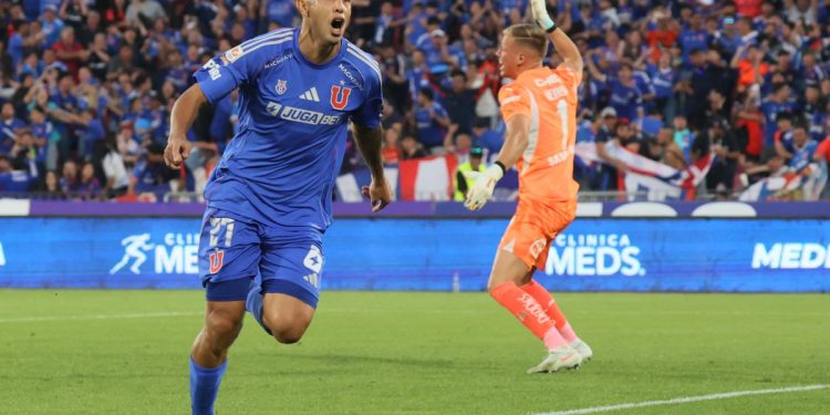 Hinchas reflotan antigua foto de héroe del Clásico Universitario junto a Messi