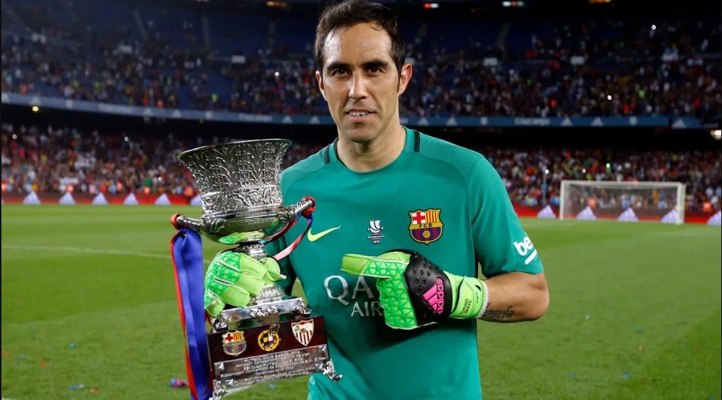Claudio Bravo revela que Barcelona quiso fichar a actual jugador de Colo Colo
