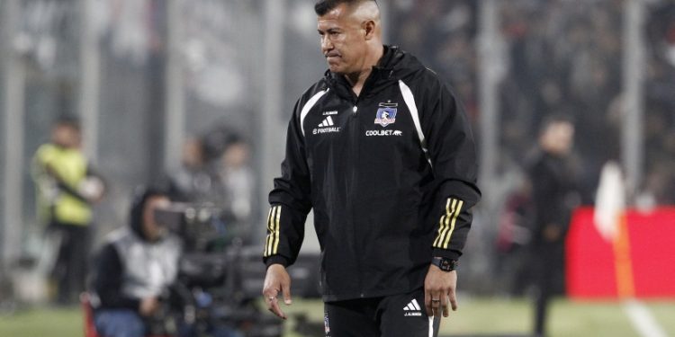 17 DE SEPTIEMBRE DE 2024, SANTIAGO
Jorge Almirón, Dt de Colo Colo se lamenta una ocasión desperdiciada Durante el partido, válido por los cuartos de final de Copa Libertadores, entre Colo Colo y River Plate, disputado en el estadio Monumental
FOTO:ERNESTO GUEVARA/ AGENCIAUNO