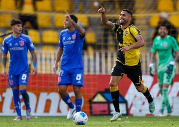Viralizan grosero gesto de jugador tras derrota de la "U"