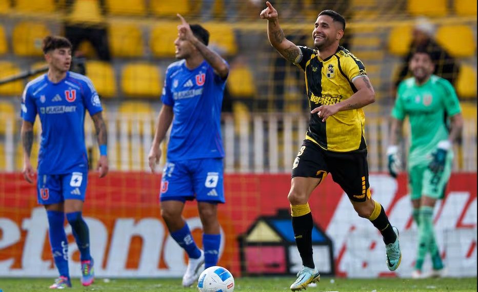 Viralizan grosero gesto de jugador tras derrota de la "U"
