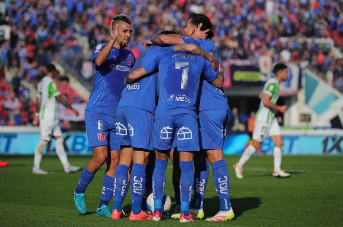 Viralizan curioso festejo de la "U" con el “dedo de Jara”