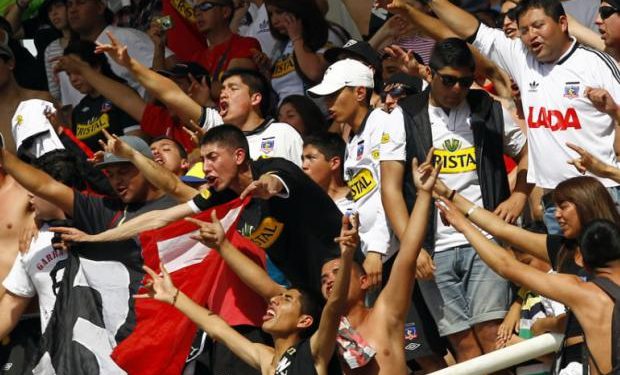 Jugador de club chileno tuvo que salir a pedir disculpas por posar con la camiseta de Colo Colo