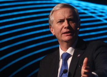 Cadem: Kast lideró último sondeo y se impondría sobre Jara en primera vuelta