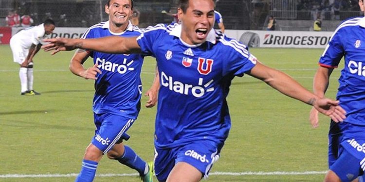 Filtran que Eduardo Vargas pide el mismo sueldo de Charles Aránguiz para volver a la U