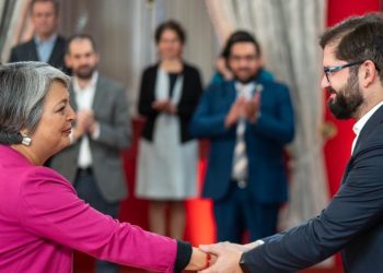 Oposición acusó a Boric de vulnerar principio de prescindencia por asistir a acto político fuera del horario laboral