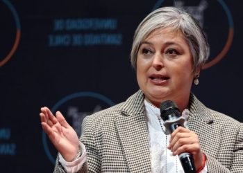 Jara responde a ataque de Kaiser