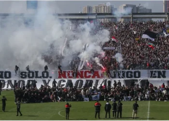 Adolescente queda gravemente herido tras caer del techo del Monumental