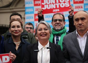 Jara presentó su comando de campaña: PPD y radicales no están en la primera línea