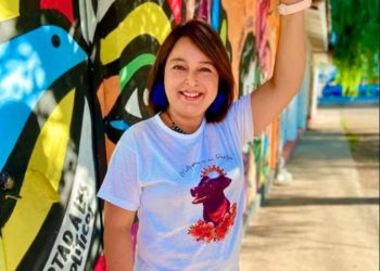 Surge otra polémica foto de Jeannette Jara con el Perro Matapacos