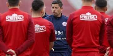 Nicolás Córdova se reunió con jugadores chilenos en Argentina de cara al cierre de las Clasificatorias