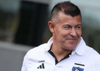 Almirón sancionado: Tribunal de disciplina de la ANFP impone nuevo castigo al técnico albo