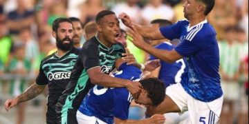 De amistoso, ¡nada!: Real Betis de Pelegrini y Como protagonizaron descomunal pelea